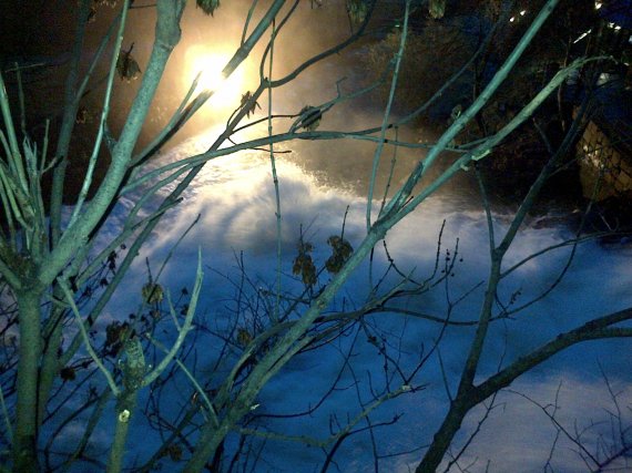 Rivière dans Oslo la nuit