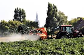 produits chimiques dans les champs